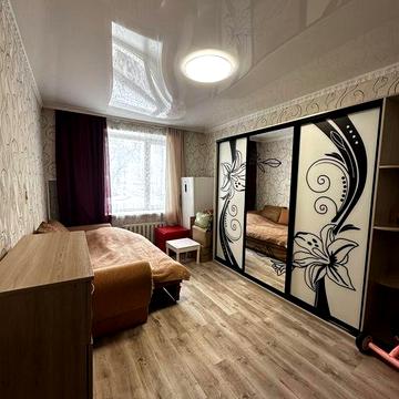 Продам трьохкімнатну квартиру поруч з центром міста