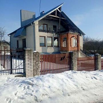 Будинок с. в. Великі Гаї. дуже гарне планування