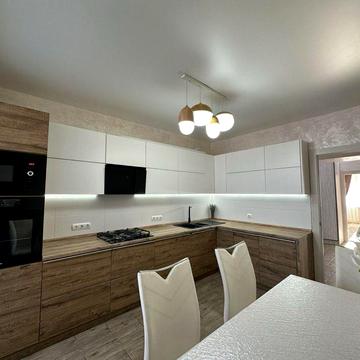 Сучасна квартира з якісним ремонтом, меблями і технікою