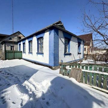 Продаж будинку з приміщенням під магазин у смт Рокитне