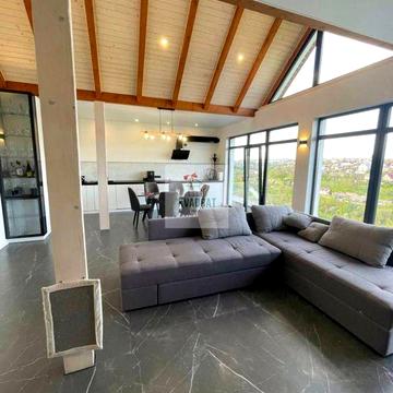 Продам котедж з неймовірним виглядом на Стару Фортецю