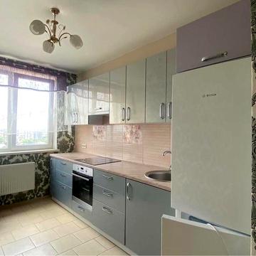 Сдаю 2 х комн квартиру ул В Нестеренко1 б