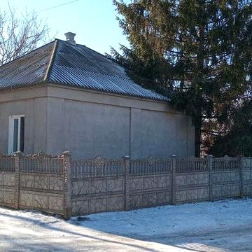 Продам частный дом в Изюме,  район ж.д.рынка