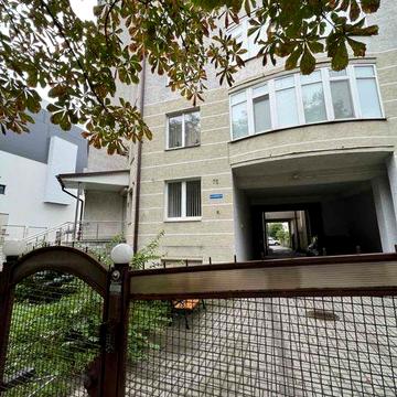 Оренда 1 кімн. Квартири по вул. Єфремова 75