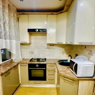 Продам 3 квартиру , кирпичный  дом 5/9 . Р-он 8 хлебозавод