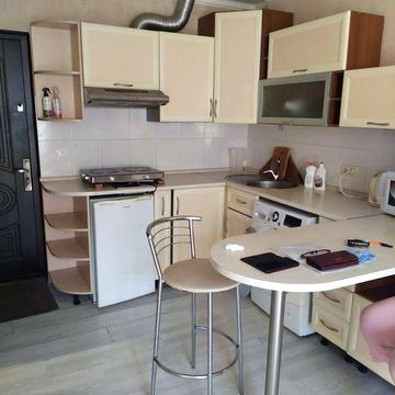 Здам квартиру (студію), є все необхідне для життя, 2-й поверх.