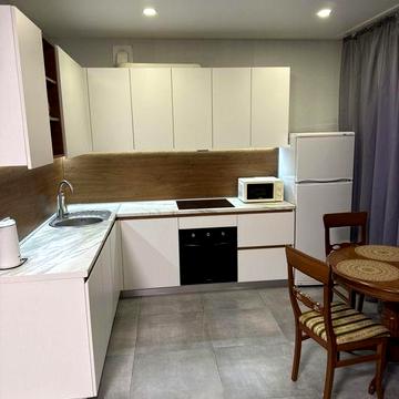 Сдам в аренду 1кв м. Защитников Украины, новострой