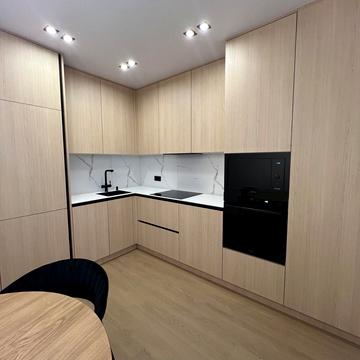 Європейська вул., 11