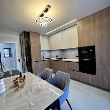 Продаж 2 кім в ЖК  Фемелі плаза  з євроремонтом.Модна під програми ЖК Фемелі плаза