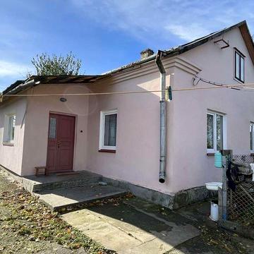 Продаж будинку з ділянкою в Скнилові