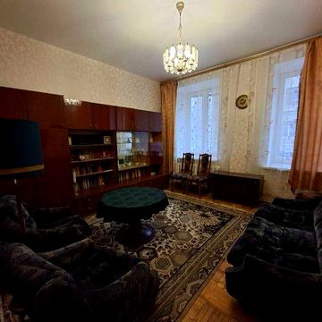 2 кімнатна квартира в центрі  з  ремонтом \ район Кірхи