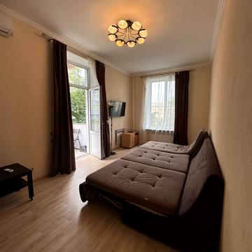 Василя Тютюнника вул. (Анрі Барбюса), 32