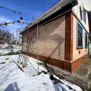 Дача з грубою, великим каміном та банею