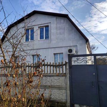 Продам чудовий будинок п. Мирний