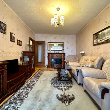 Ревуцького вул., 44