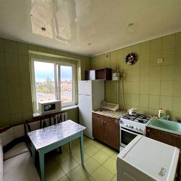 М-н Алмазний поруч зупинка