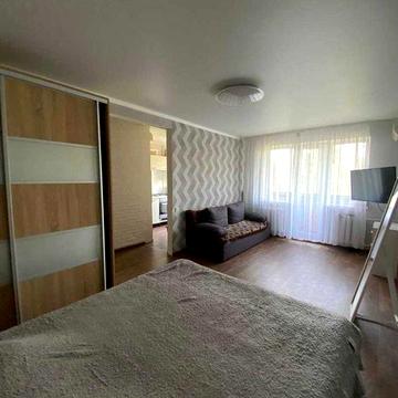 Продам 2 кімнтану квартиру по Героїв Ато