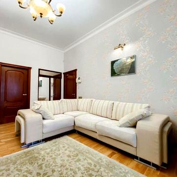 Заньковецької вул., 5/2