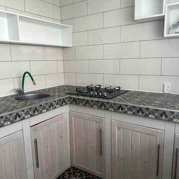 Продам большую 1 к на Салтовке рядом с метро , 522 м-н . Ремонт,мебель