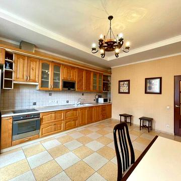 Оренда 2к, вул. Вʼячеслава Чорновола 2, Шевченківський р-н, S-105м