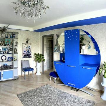 Продаж 3 кімнатноі  .Центр . Лесі Українки 5.