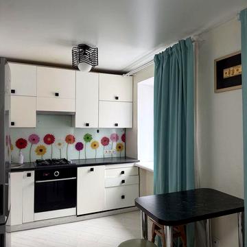 Здається 1 кімн квартира по вул Короленка.Вільна