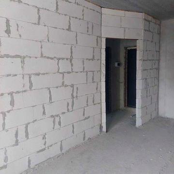 Світла 1-кімнатна квартира з панорамними вікнами у сучасному ЖК