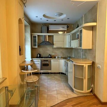 Героїв Харкова просп. (Московський), 202