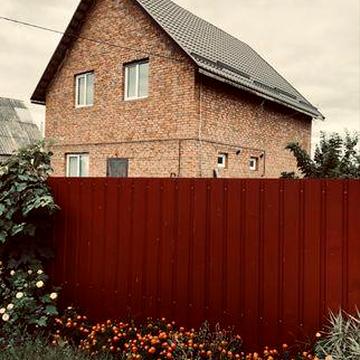 Будинок з дуже гарним участком в центрі міста. Близько ліс/автостанція