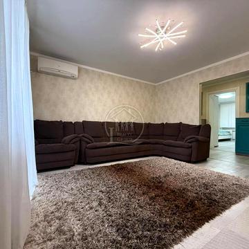 Академіка Корольова вул., 118