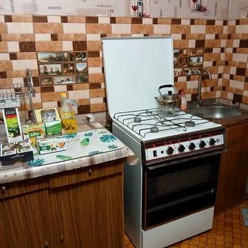 Поділ вільна тепла квартира