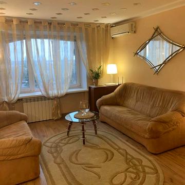 Слави бульв., 8