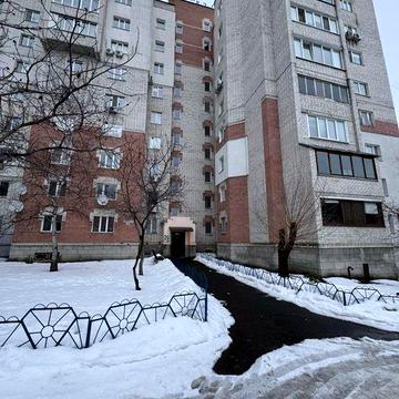 Продаж просторої 3-кімнатної квартири в центрі міста