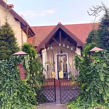 Дніпровська, 28