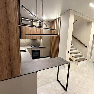 Таунхаус з балконом в центрі Ірпеня. Новий ремонт. Газ.