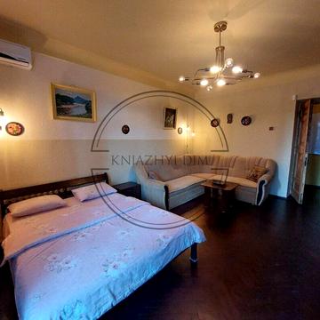 Кропивницького вул., 18