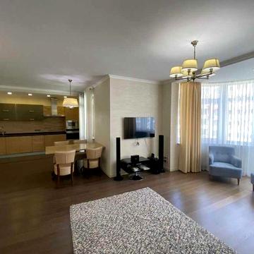 3к.квартира, 97 м2, вул.Золотоустівська з паркомісцем