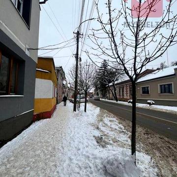 Продаж чотирикімнатної квартири по вул.Берчені