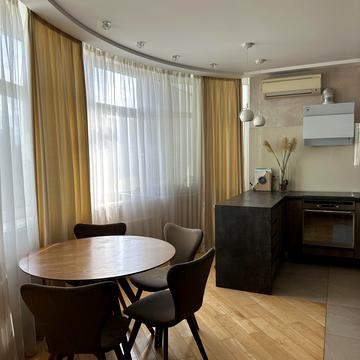 Вишгородська вул., 45