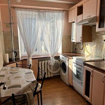 Вільна 2 к в центрі міста