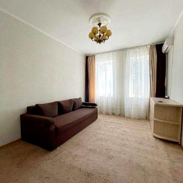 Продам 1-комнатную самостоятельную квартиру рядом с Привозом