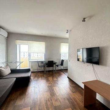 Зупинка Зигіна вільна до заселення трц Київ поряд