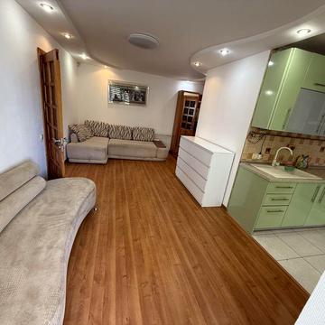 Телефонуйте Домовимось оренда 2 кім  Небесної Сотні