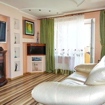 Миколи Лаврухіна вул., 15