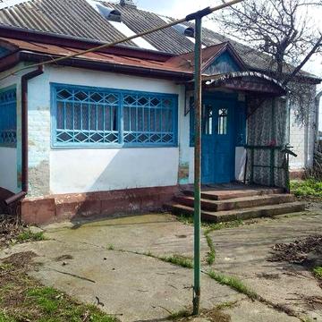 Продажа дома з земельною ділянкою і садом