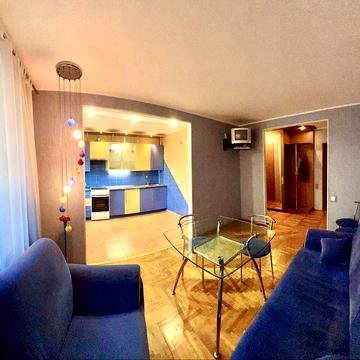 Двокімнатна студія в центрі міста