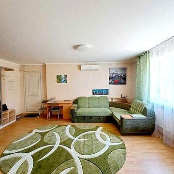 Студія з газом, перший поверх, Малишка 19А, м Чернігівська 10хв