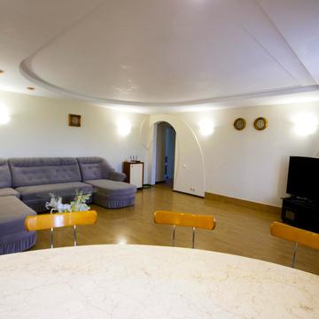 Невського Олександра вул., 37