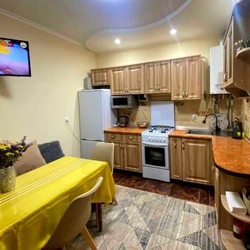 Здам 3-кімнатний будинок Закарпаття Свалява. Ціна вже з комунальними.