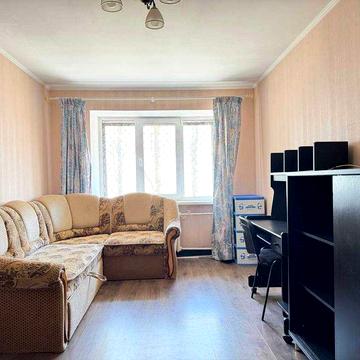 м КПІ - 10хв,Шолуденко 16, 2к, є газ, низький поверх